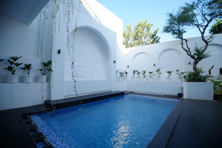 Sport & Beauty 2, Villa Edelweiss Santorini, Malang