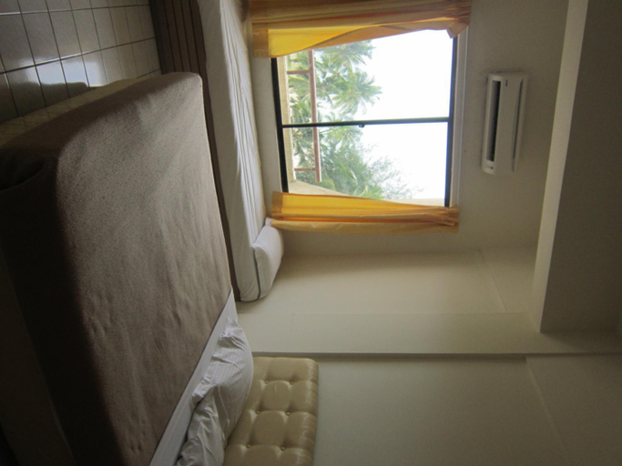 Bedroom 12