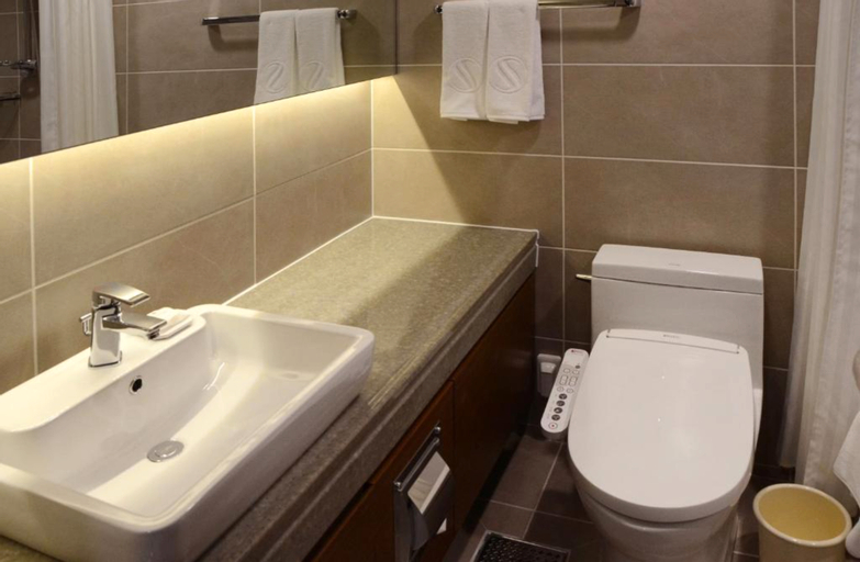 Bathroom 7
