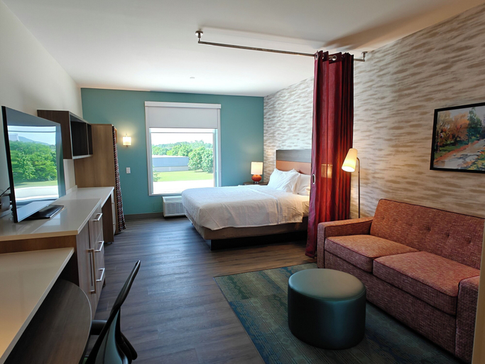 Bedroom 3, Home2 Suites by Hilton Bristol, Hartford