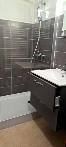 Bathroom 4, Hotel Restaurant Les Alizes, Ardèche