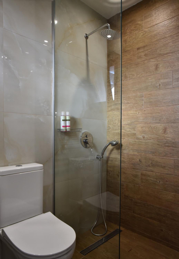 Bathroom 3, Del Mar Adults Only, Crete