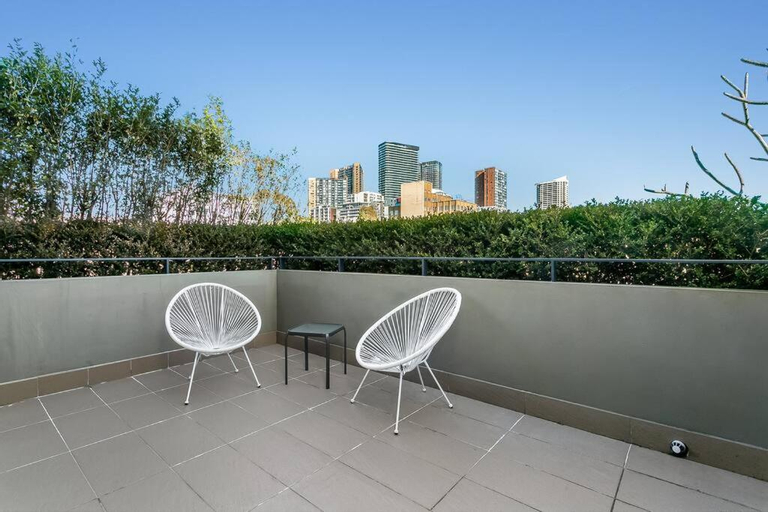 Exterior & Views, WILL1 - Stylish 2-Bed 2-Bath Oasis in Crows Nest Village, Willoughby