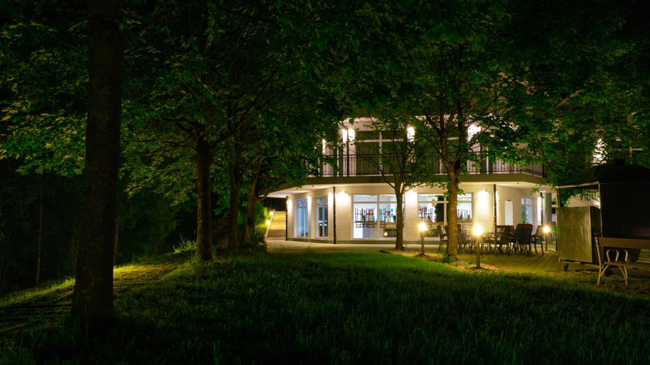 Others 5, Houston Resort, Radovljica