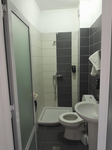 Bedroom 5, Hotel Yjet, Pogradecit
