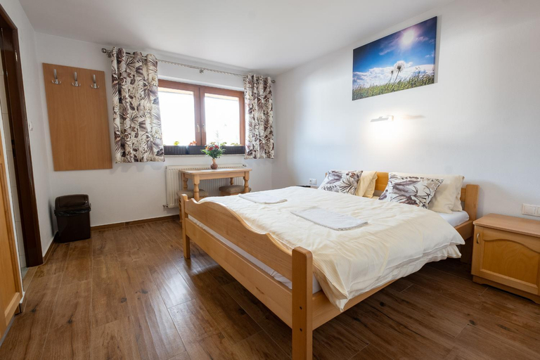 Others 5, Penzion Kamzik a Drevenica, Tvrdošín