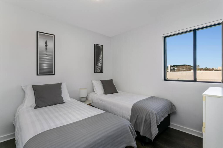 Bedroom 2, WILL1 - Stylish 2-Bed 2-Bath Oasis in Crows Nest Village, Willoughby