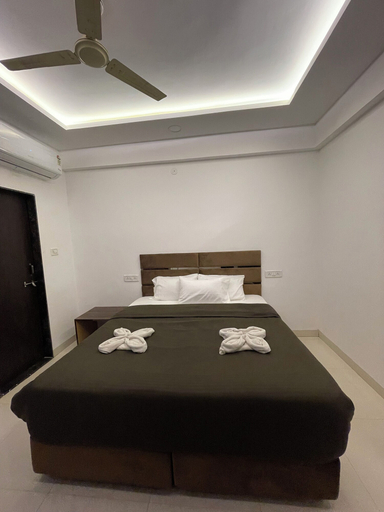 Bedroom 3, Hotel Kiwi Inn Vijaynagar Scheme 78, Indore
