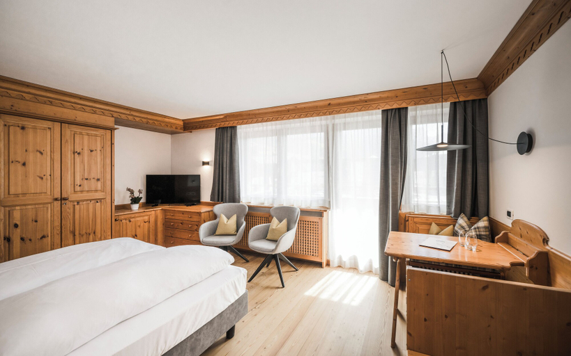 Bedroom 3, Hotel Ladinia, Bolzano