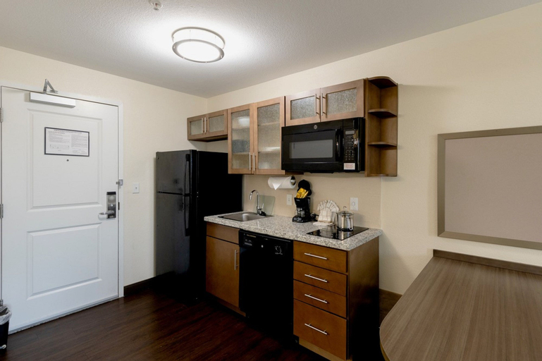 Dining Room 10