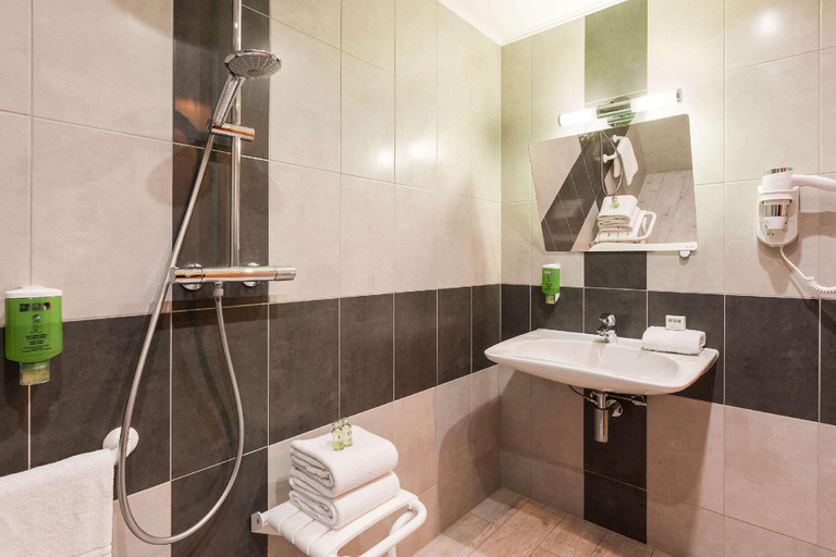 Bathroom 15