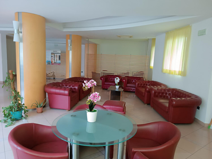 Others 3, Residence Queen Mary, Rimini