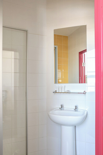 Bathroom 7
