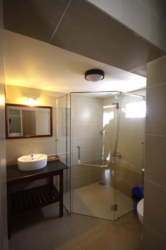 Bathroom 4, Xin Chao Hotel, Phan Thiết