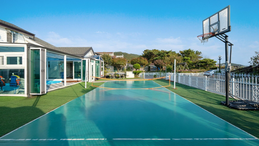 Exterior & Views 2, Daebudo Neru Dokchae Onsu Poolvill, Hwaseong