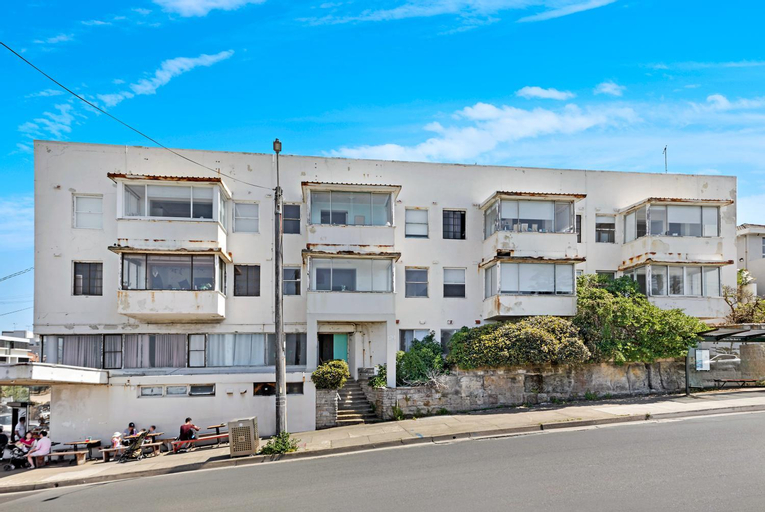 Ocean View 1 bedroom Private Apartment next to Maroubra Beach, Randwick