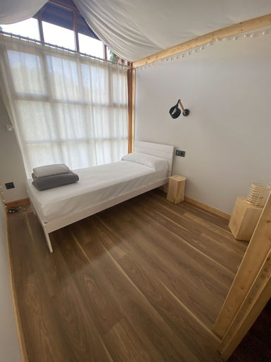Bedroom 4, Albergue Jakue - Hostel, Navarra