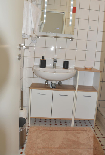 Bathroom 13