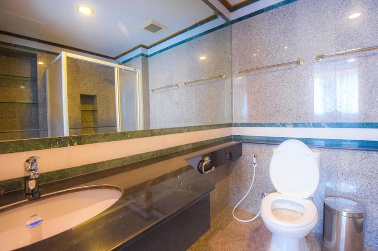 Bathroom 2