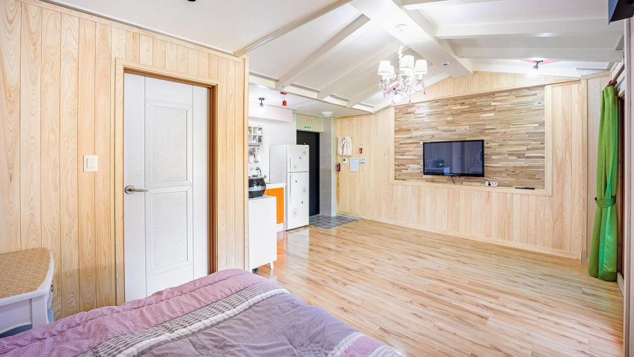Bedroom 3, Yeongwol Gangeulpumeunsoo Pension, Yeongwol