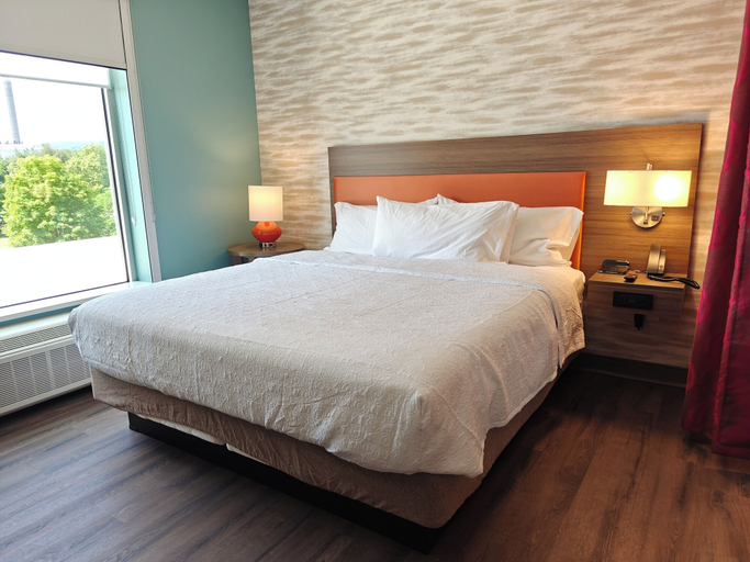 Bedroom 3, Home2 Suites by Hilton Bristol, Hartford