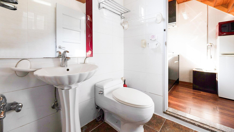 Bathroom 4, Gapyeong Rainbow Pension, Gapyeong