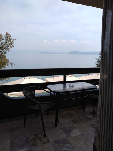 Others 4, Vrachos Κanari, Peloponnese