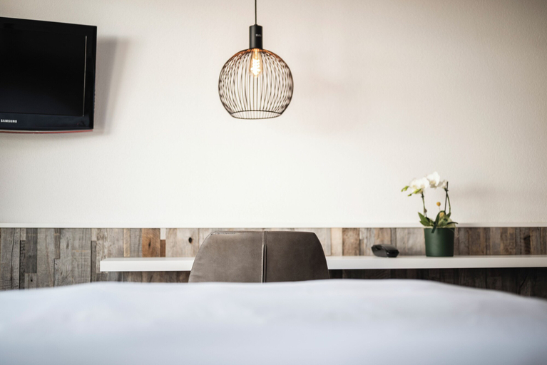 Bedroom 3, Hotel Ladinia, Bolzano