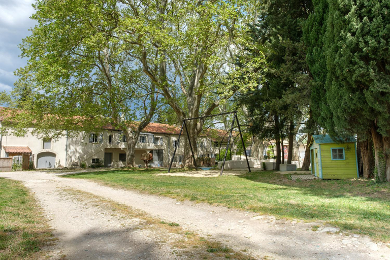 Exterior & Views 1, Mas 9 Romanin - Mas Provencal Familial, Bouches-du-Rhône