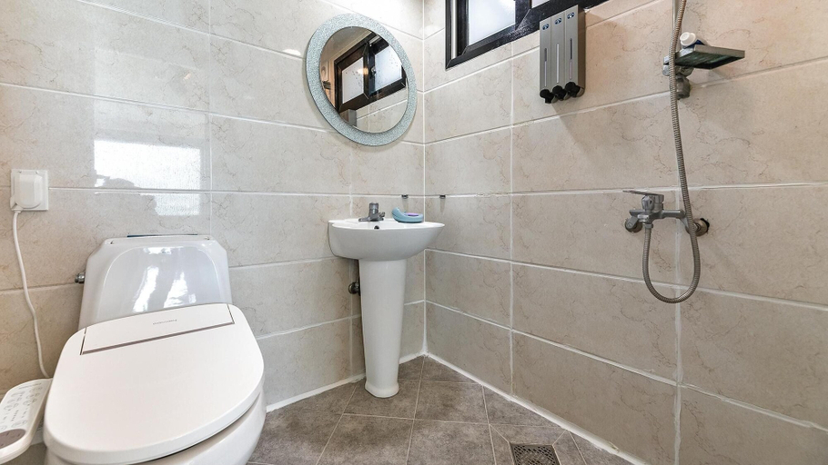 Bathroom 4, Goseong Bluewhale Glamping, Goseong