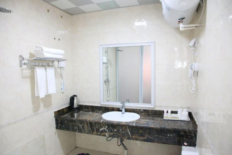 Bathroom 4, Taihu Junhao Business Hotel, Anqing