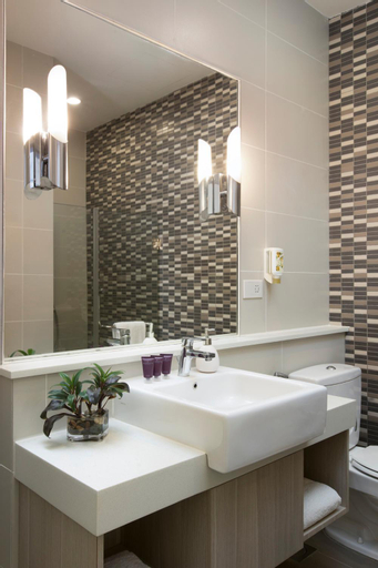 Bathroom 11