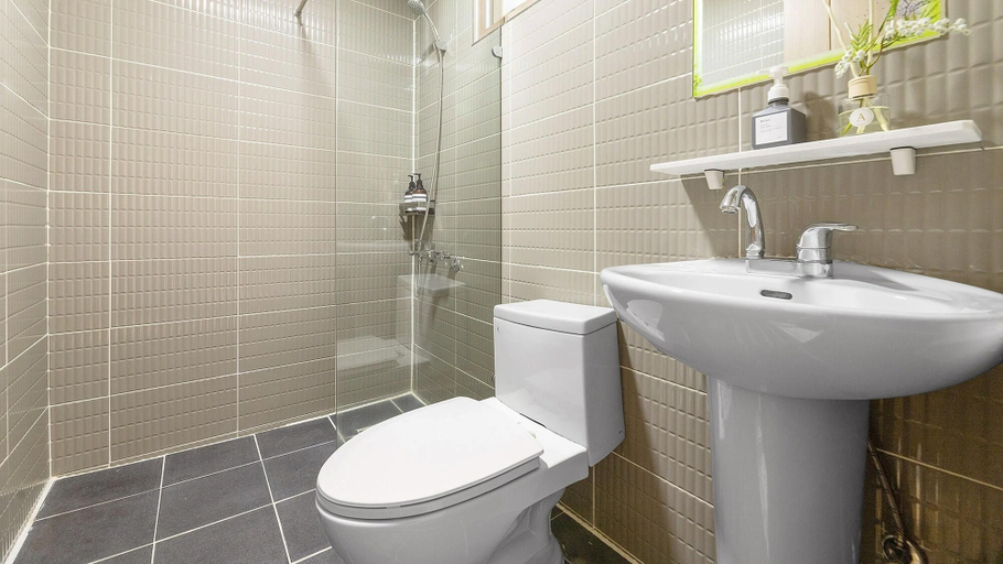 Bathroom, Chuncheon Lio Pension, Chuncheon