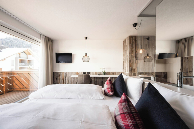 Bedroom 3, Hotel Ladinia, Bolzano