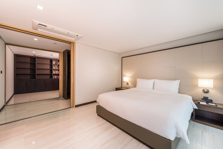 Bedroom 3, ENA Suite Hotel Namdaemun, Jung
