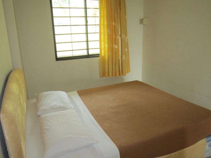 Bedroom 13