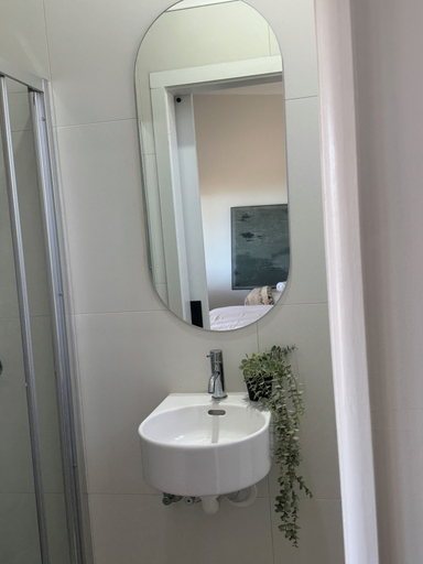 Bathroom 4, The Highlander Motel - 24HR Check In, C. Goldfields  - M'borough