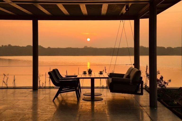 Mr & MRS Smith Raas Chhatrasagar, Pali