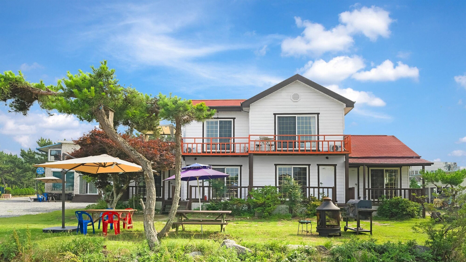 Exterior & Views 2, Taean Hagampo Coastvalley Pension, Taean