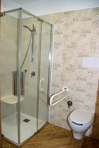 Bathroom 2, L'Antica Fontana - Casa Vacanze B&B, Potenza