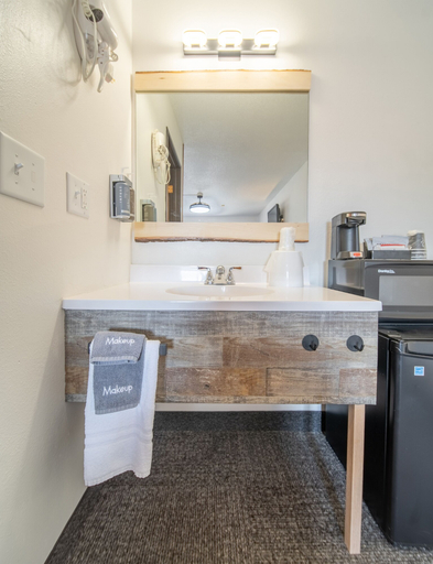 Bathroom 4, Hansen Inn and Cabins, Pennington