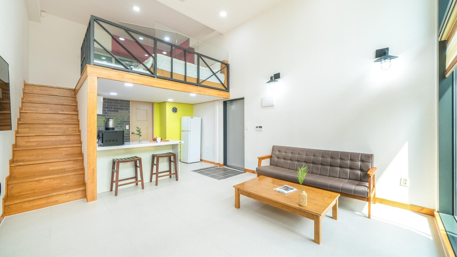 Others 5, Goseong Theprism Pension, Goseong