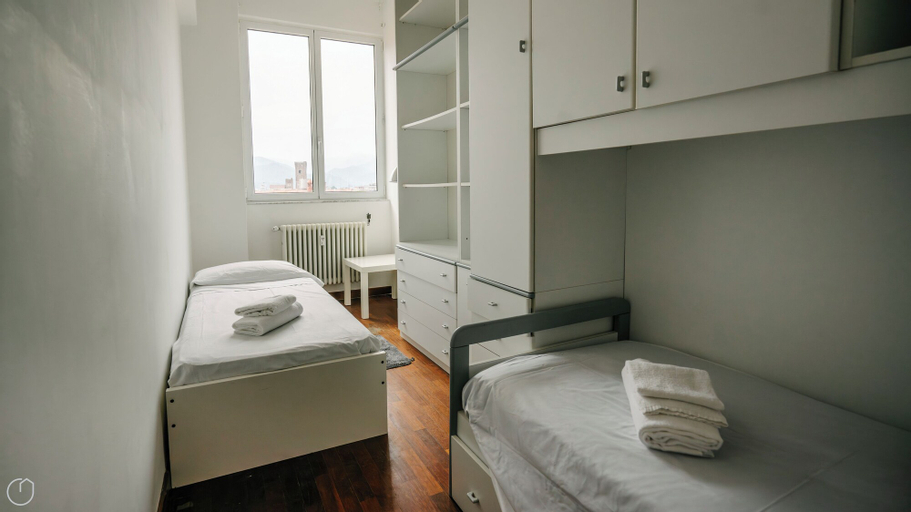 Bedroom 2, Casa Roma Apartment, Savona