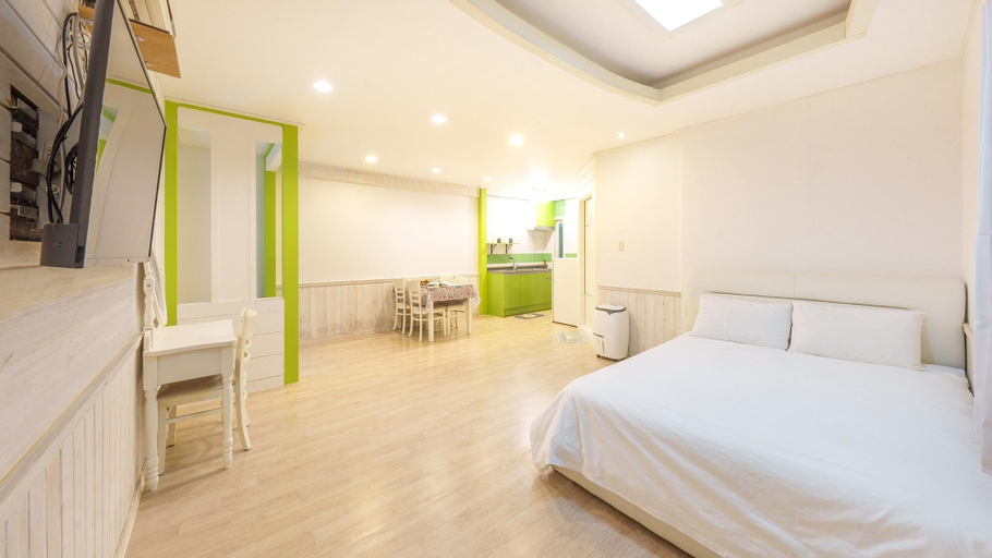 Bedroom 2, Gapyeong Bonita Pension, Gapyeong