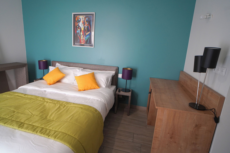 Bedroom 3, HOTEL DE LA CROIX BLANCHE, Yonne