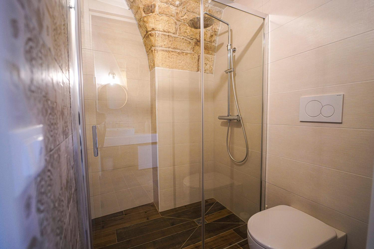 Others 4, HOME 5 - PALAZZO ANTICO, Bari