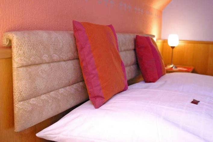 Others 5, Hotel Vivendi, Herford