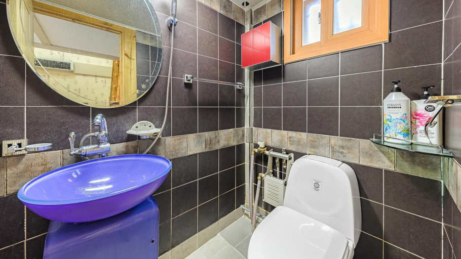 Bathroom 3, Hwacheon Sky Valley Pension, Cheorwon