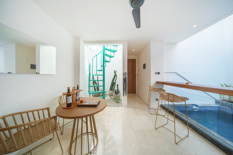 Dining Room 21