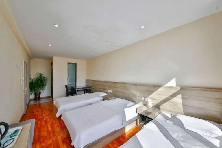 Bedroom 3, Xinghe Jinjiang Business Hotel, Ulaan Chab